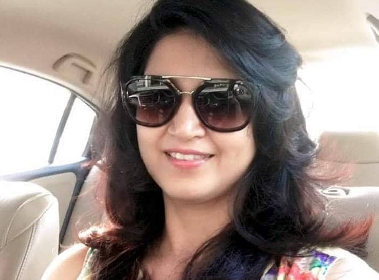 महिला अफसर के सीने में दागीं 4 गोलियां, खुद को भी गोली से उड़ाया